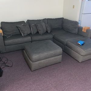 Sectional couch w cupholders